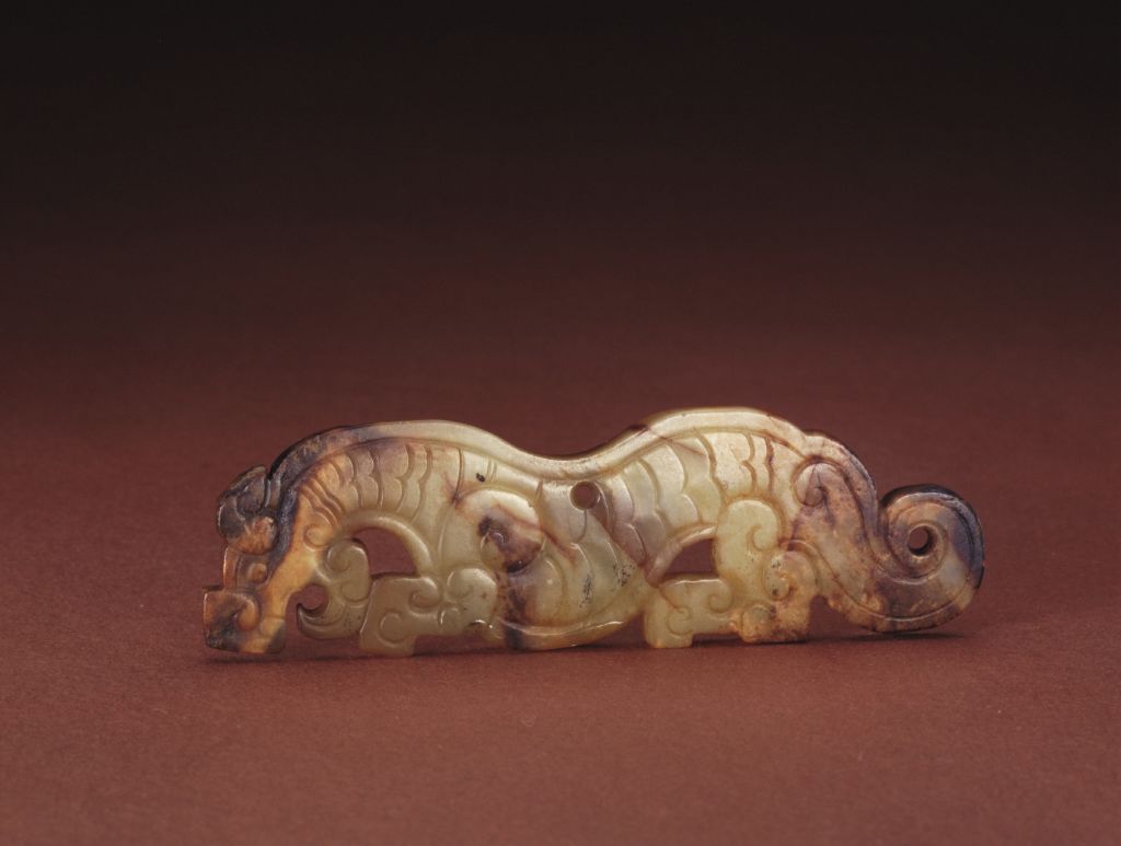 图片[1]-Crouching tiger with jade decoration-China Archive